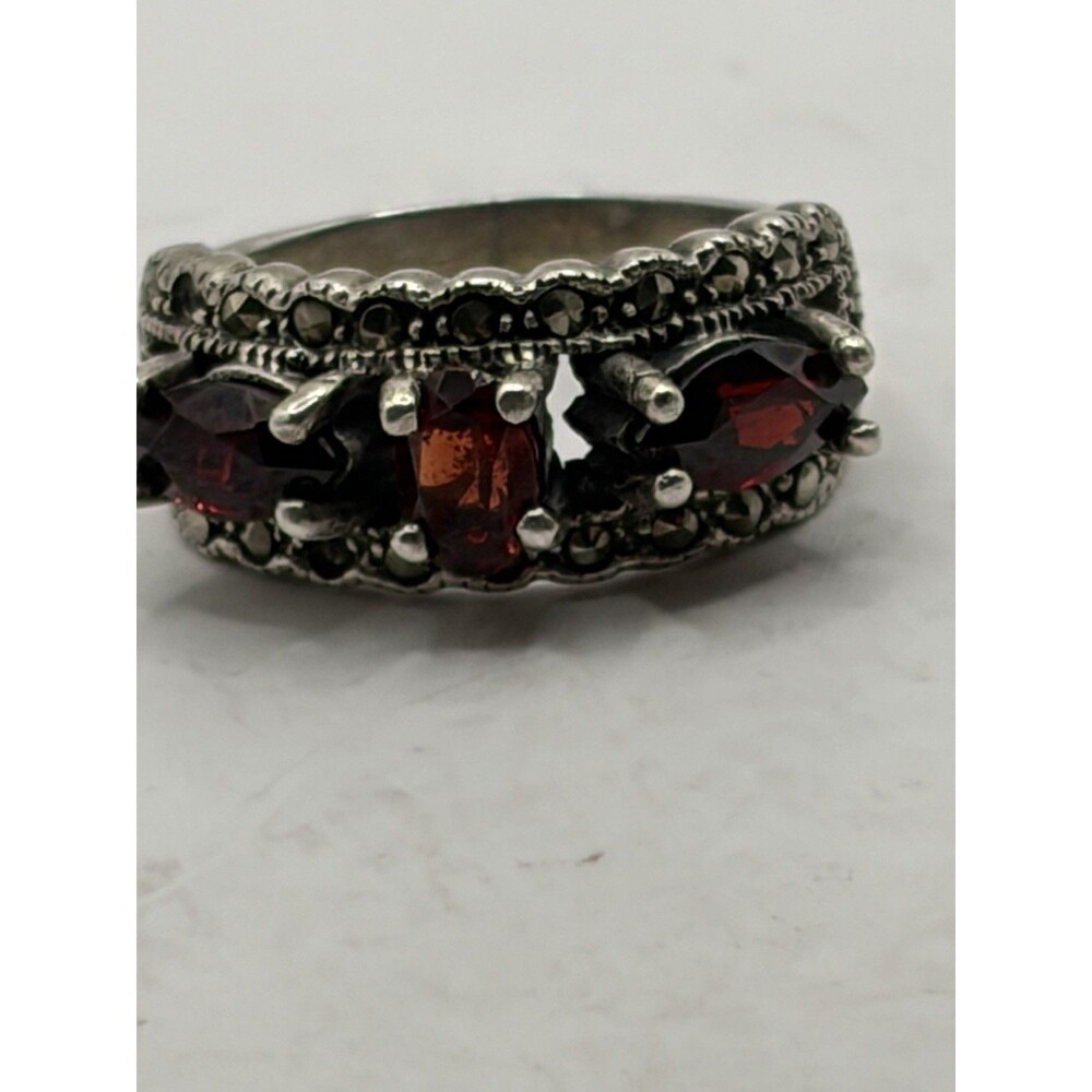 vintage 925 Silver Ring w/ Garnet Stones & Marcasite size 6.75